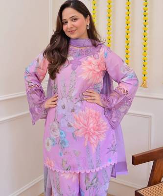 Lavender georgette kurta with patiala gharara & printed dupatta 2