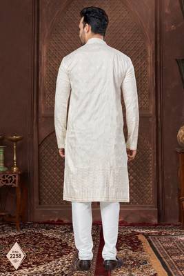 Cream kurta pajama set with zari embroidery & fancy buttons 3