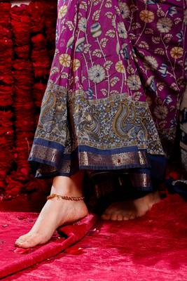 avani pure kalamkari kora saree hand embroidery 4