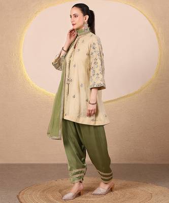 Gold and green embroidered chanderi kurta set 2