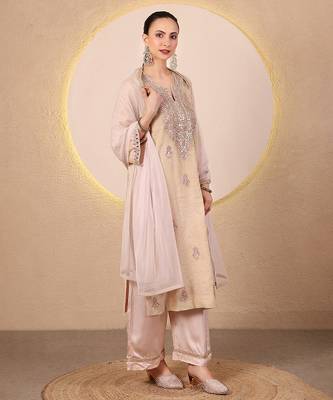 Golden beige pink embroidered chanderi kurta set 3