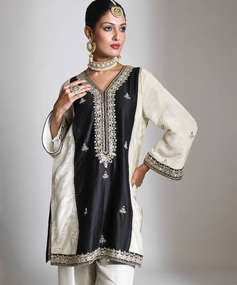 Black and ivory embroidered tissue kurta set 4