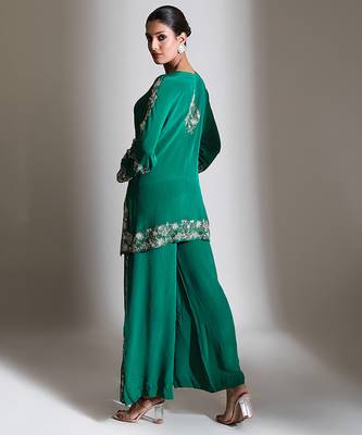 Emerald green embroidered crepe co ord set 3