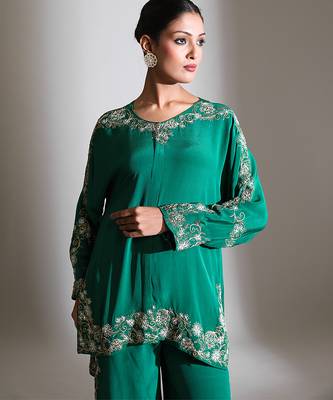 Emerald green embroidered crepe co ord set 4