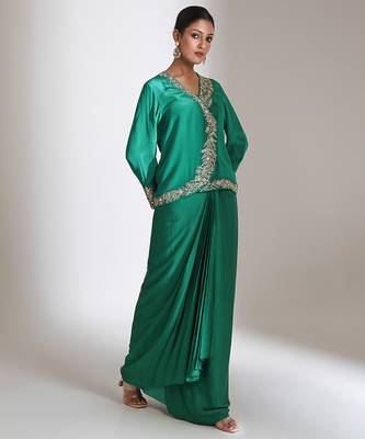 Emerald green embroidered crepe cross jacket skirt set 3