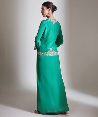 Emerald green embroidered crepe cross jacket skirt set 4