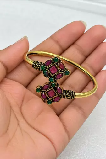 Gold plated geometric red green adjustable kada bracelet