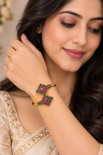 Gold plated geometric red green adjustable kada bracelet