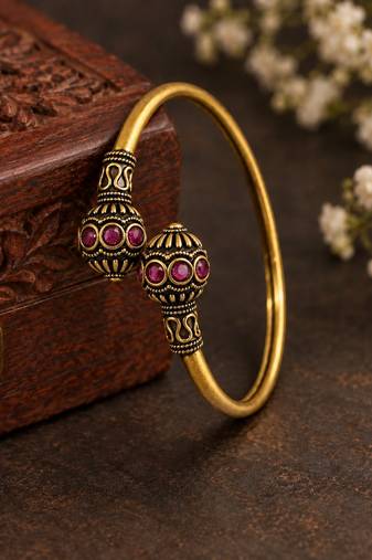 Gold plated wine adjustable kada bracelet