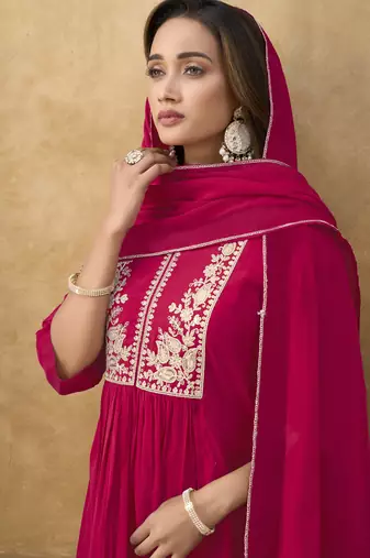 Pink premium mal chanderi embroidered kurta set with pant & embroidered lace dupatta