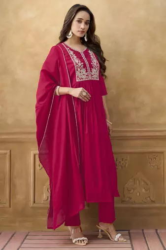 Pink premium mal chanderi embroidered kurta set with pant & embroidered lace dupatta