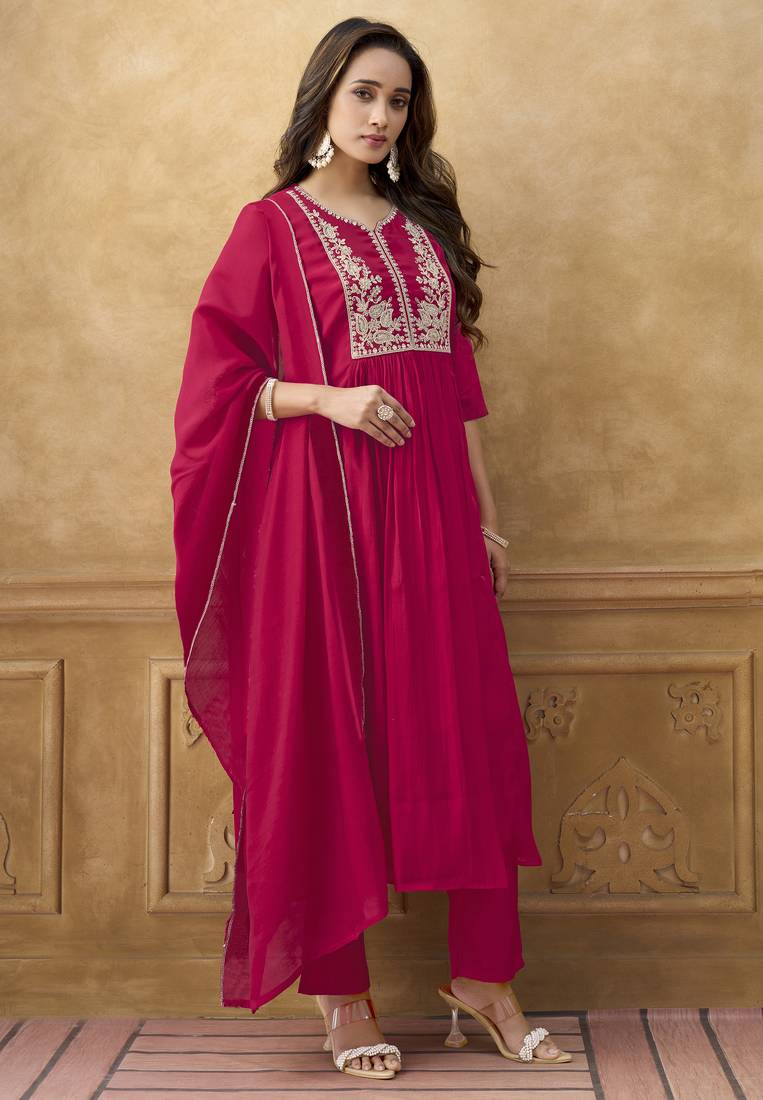 Pink premium mal chanderi embroidered kurta set with pant & embroidered lace dupatta