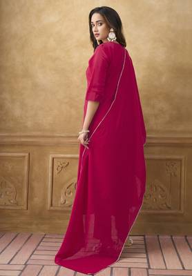 Pink premium mal chanderi embroidered kurta set with pant & embroidered lace dupatta 5