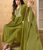Green premium mal chanderi embroidered kurta set with pant & embroidered lace dupatta