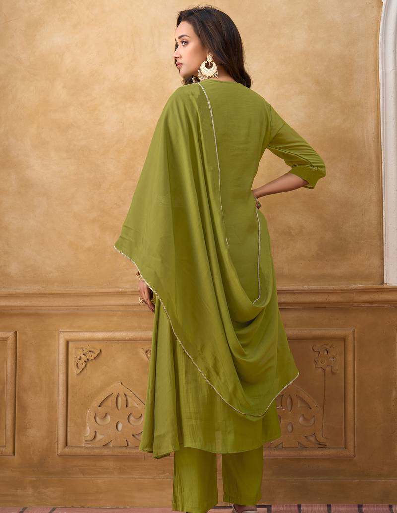 Green premium mal chanderi embroidered kurta set with pant & embroidered lace dupatta