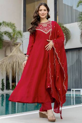 Red silk blend embroidered   sequins free size suit