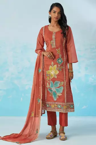 Pink fancy fabric thread and sequins embroidery free size suit