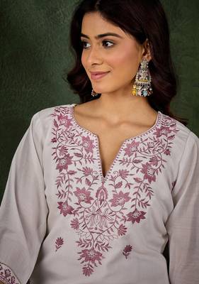 Grey silk blend thraed embroidered free size suit 2