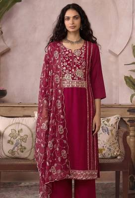 Pink organza zari embroidered   sequins and beads free size suit 2