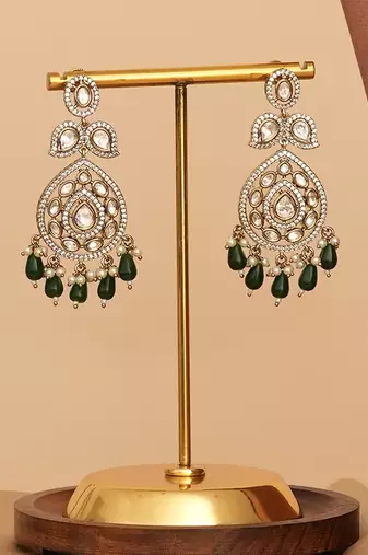 Royal polki kundan green stone layered necklace set with maang tikka