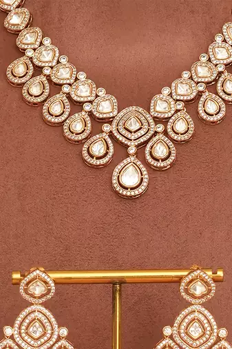 Gold plated kundan necklace set