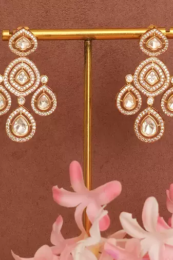Gold plated kundan necklace set