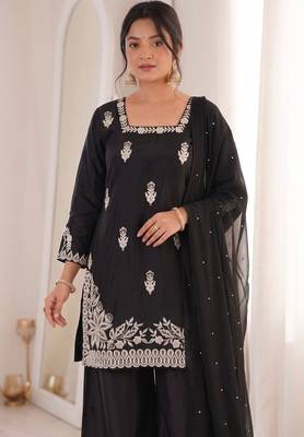 Black silk blend embroidered free size suit 2