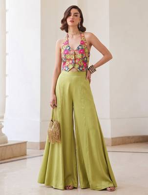 Green silk blend embroidered thread and sequins free size suit 3