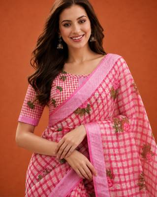 Pink silk blend printed saree with floral print 2