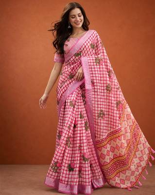 Pink silk blend printed saree with floral print 4