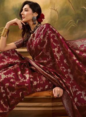 Maroon silk blend woven saree with zari work 2