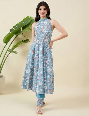 Women floral printed cotton a-line kurta with trousers 1