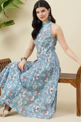 Women floral printed cotton a-line kurta with trousers