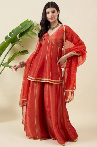 Women solid regular kurti with sharara & dupatta