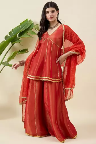 Women solid regular kurti with sharara & dupatta