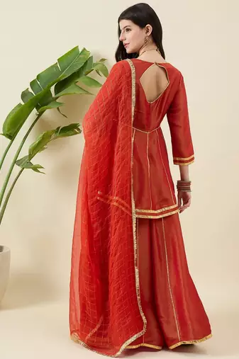 Women solid regular kurti with sharara & dupatta