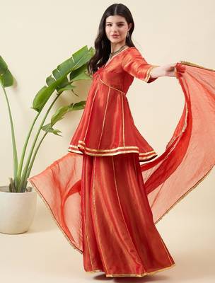 Women solid regular kurti with sharara & dupatta 3