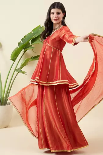 Women solid regular kurti with sharara & dupatta