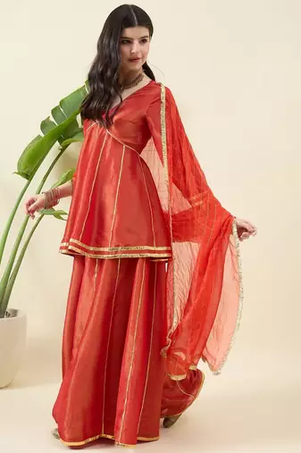 Women solid regular kurti with sharara & dupatta