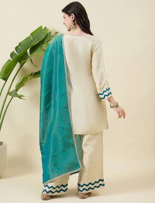 Women solid square neck kurta with palazzo & dupatta 2