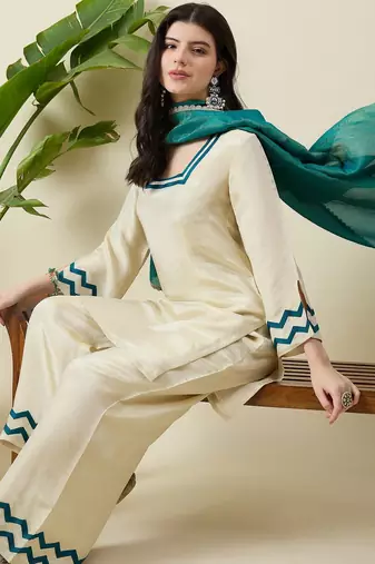Women solid square neck kurta with palazzo & dupatta