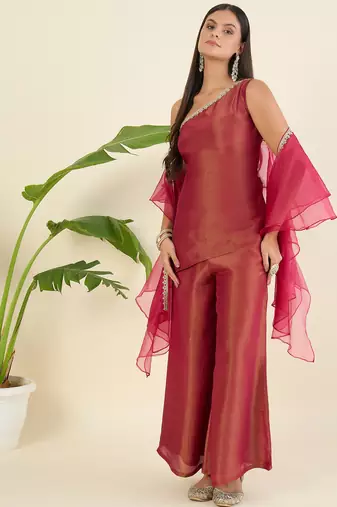 Women regular thread work top with palazzos & with dupatta