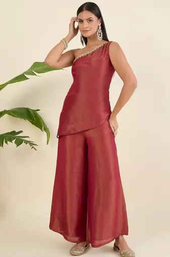 Women regular thread work top with palazzos & with dupatta