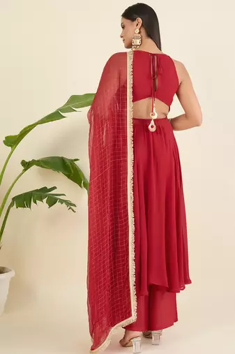 Women regular thread work kurta with palazzos & with dupatta