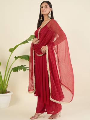 Women regular thread work kurta with palazzos & with dupatta 3