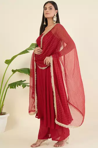 Women regular thread work kurta with palazzos & with dupatta