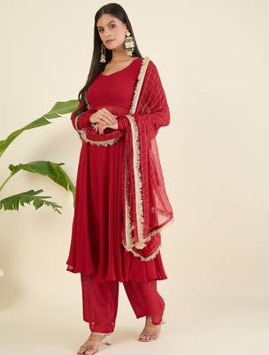 Women regular thread work kurta with palazzos & with dupatta 1