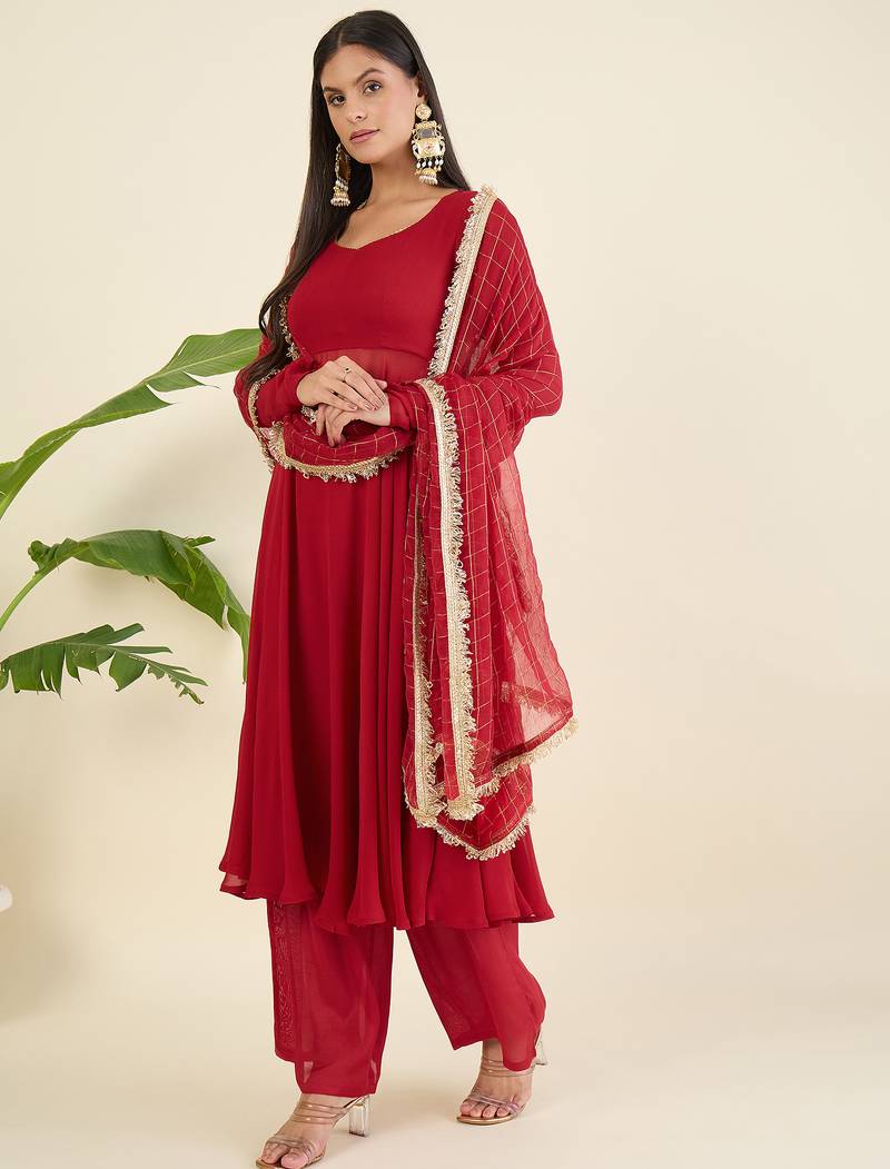 Women regular thread work kurta with palazzos & with dupatta
