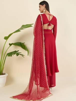 Women regular thread work kurta with palazzos & with dupatta 2