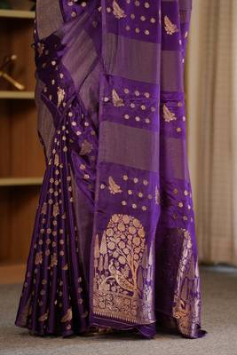 iara silk blend saree with contrast blouse piece hand embroidery 5